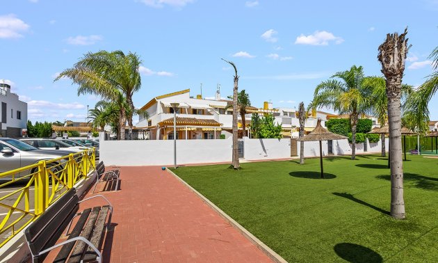 Resale - Villa -
Pilar de la Horadada - Pueblo Latino