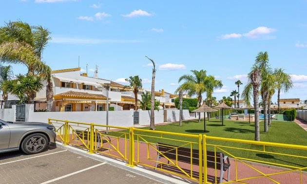 Resale - Villa -
Pilar de la Horadada - Pueblo Latino