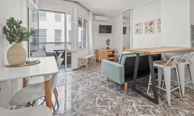 Resale - Apartment / flat -
Torrevieja - Playa del Cura