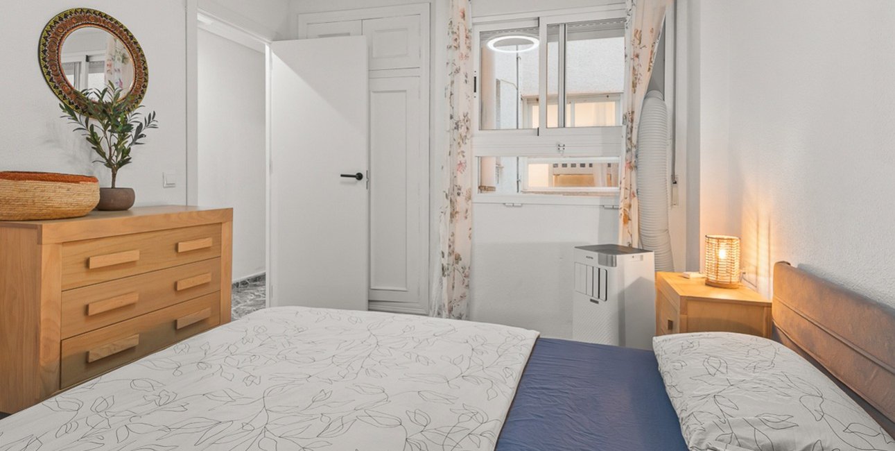 Resale - Apartment / flat -
Torrevieja - Playa del Cura