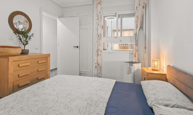 Resale - Apartment / flat -
Torrevieja - Playa del Cura