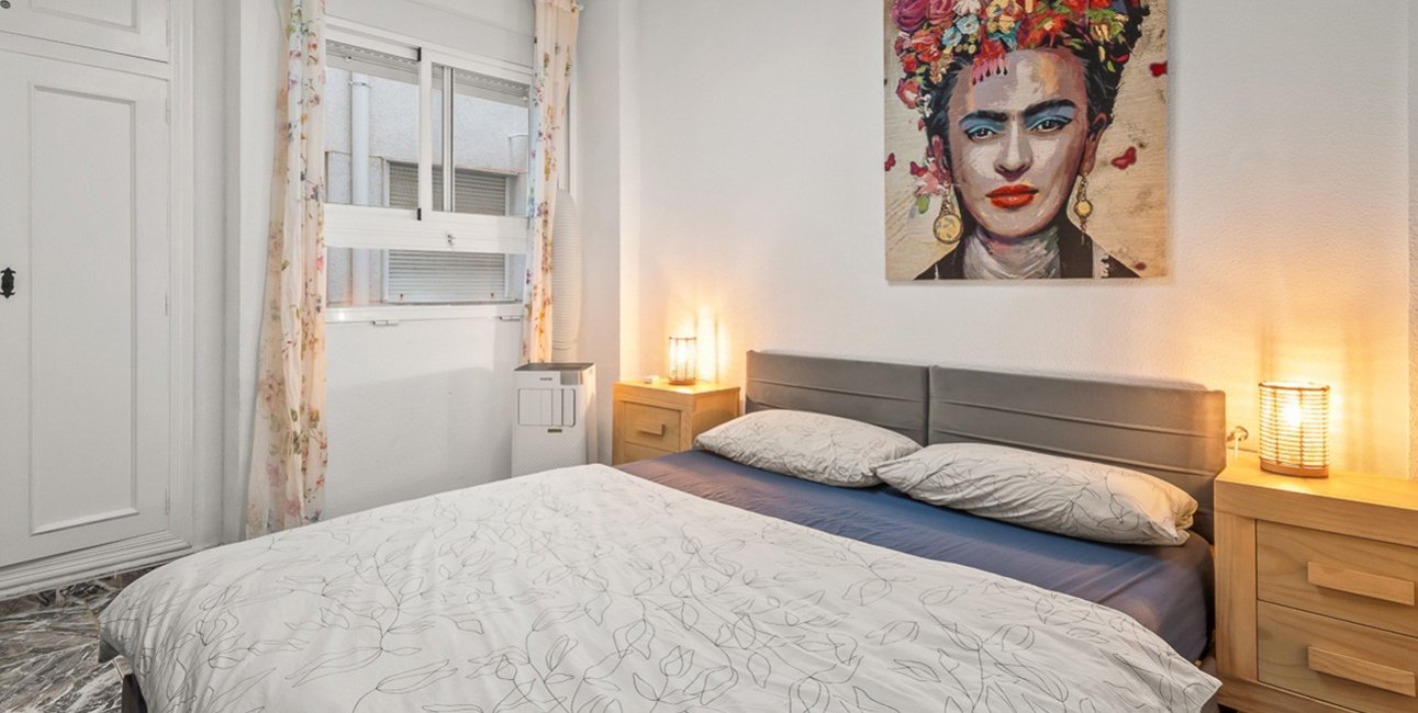 Resale - Apartment / flat -
Torrevieja - Playa del Cura