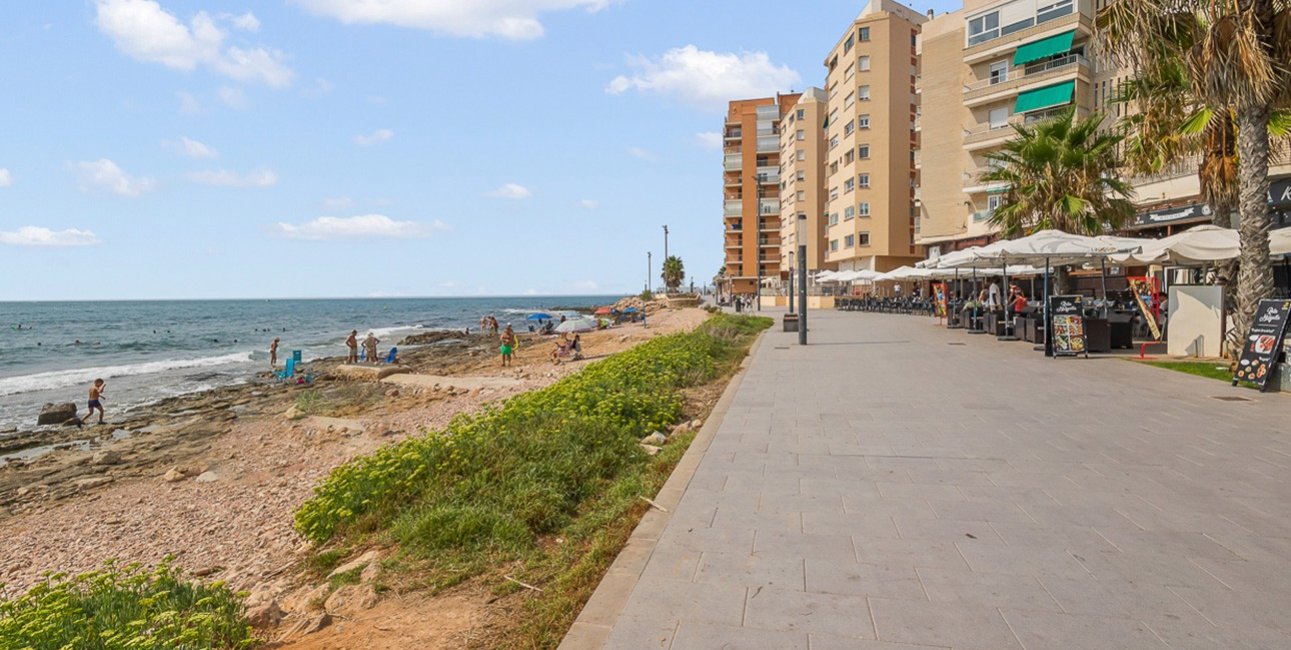 Resale - Apartment / flat -
Torrevieja - Playa del Cura
