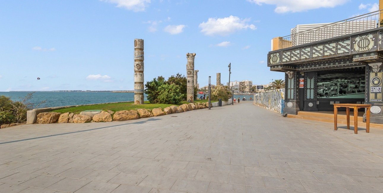 Resale - Apartment / flat -
Torrevieja - Playa del Cura