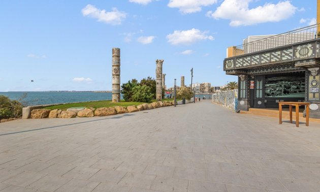 Resale - Apartment / flat -
Torrevieja - Playa del Cura
