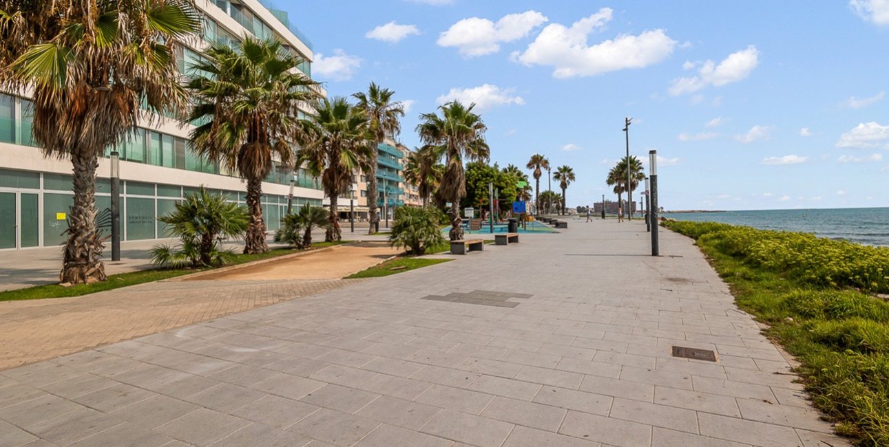 Resale - Apartment / flat -
Torrevieja - Playa del Cura