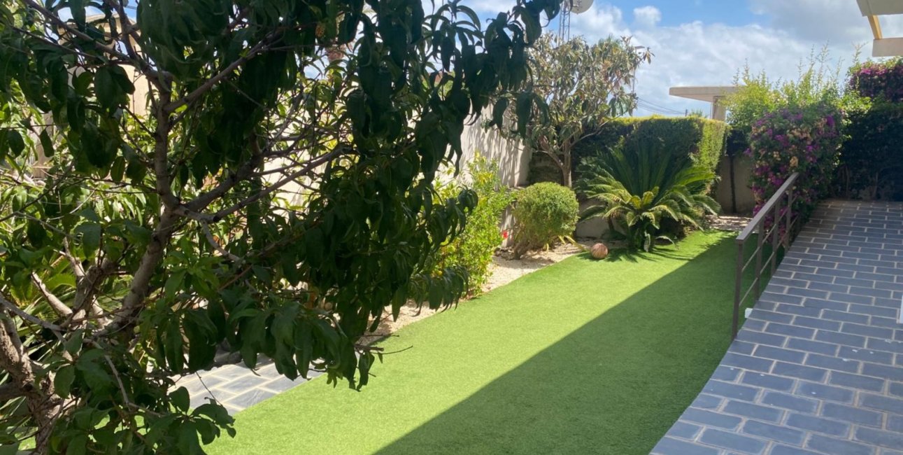 Resale - Townhouse -
Orihuela Costa - Mil Palmeras