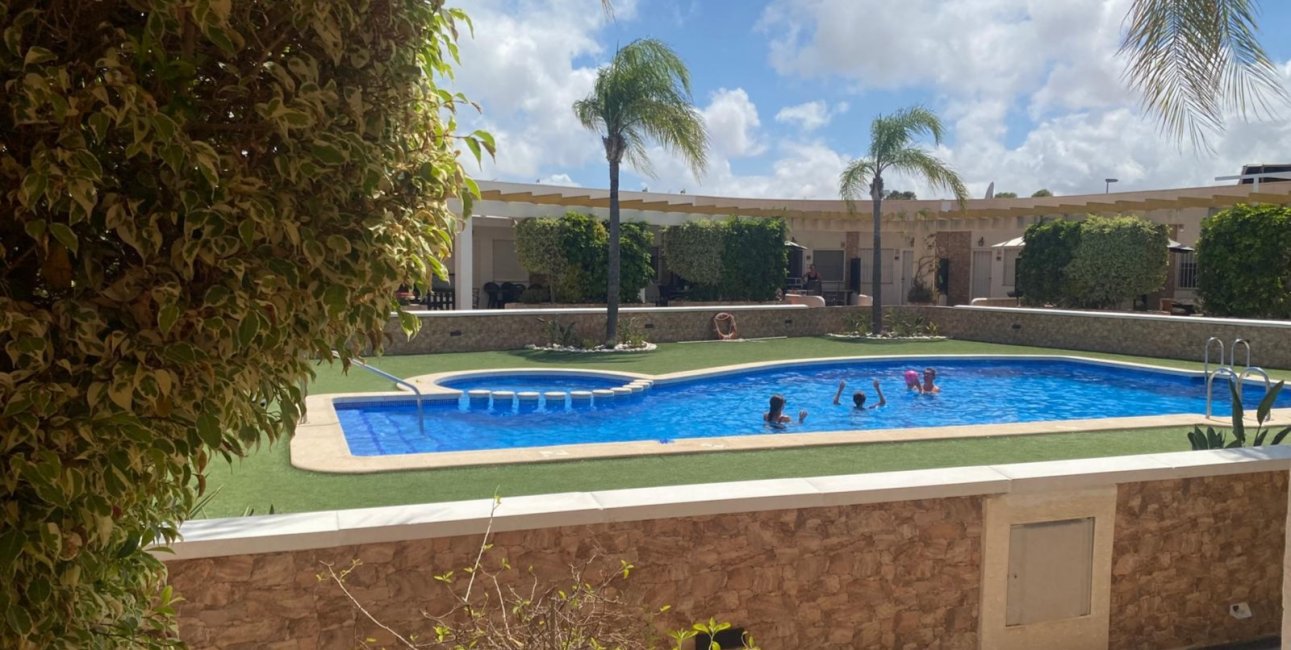 Resale - Townhouse -
Orihuela Costa - Mil Palmeras
