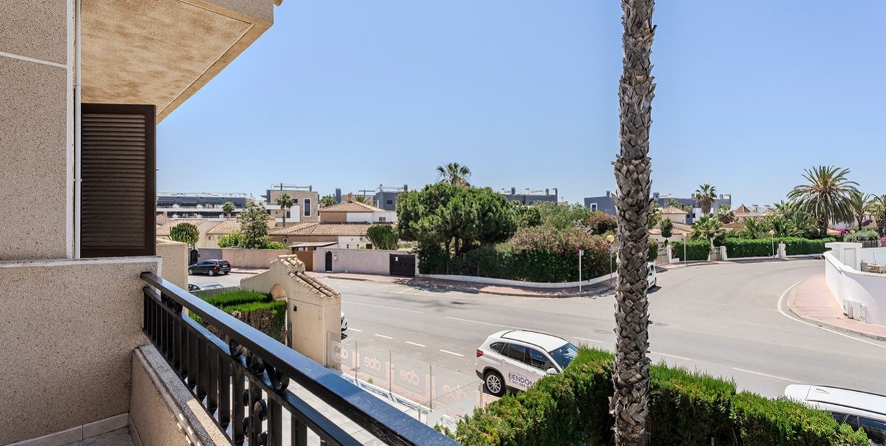 Resale - Townhouse -
Orihuela Costa - Playa Flamenca