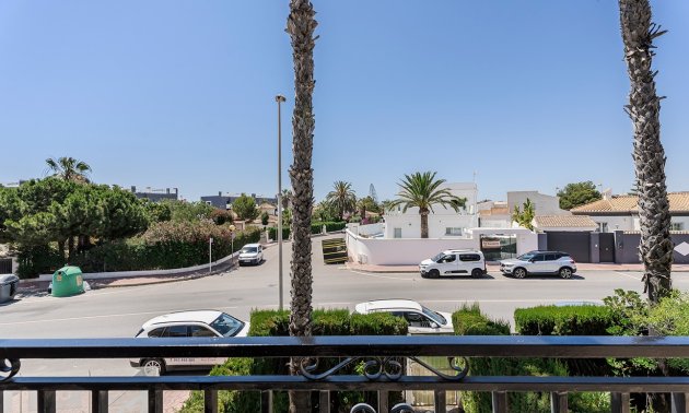 Resale - Townhouse -
Orihuela Costa - Playa Flamenca