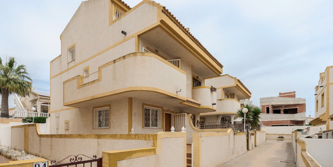 Resale - Townhouse -
Orihuela Costa - Los Altos