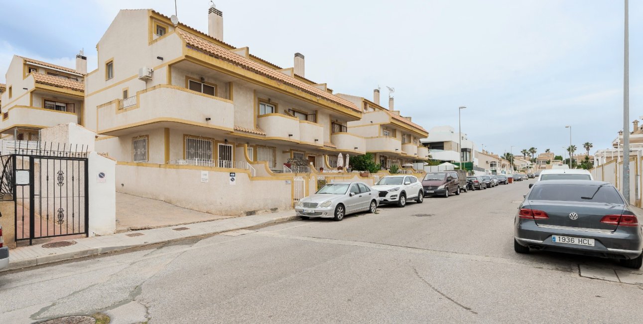 Resale - Townhouse -
Orihuela Costa - Los Altos
