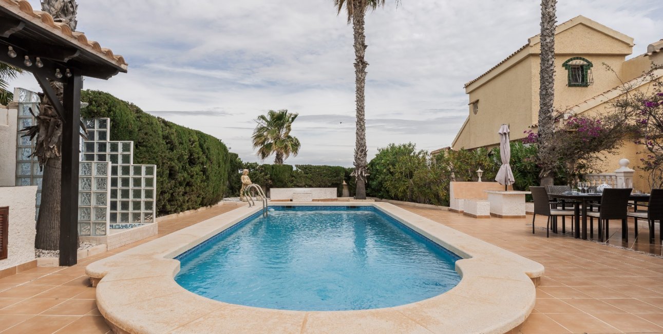Reventa - Villa -
Gran Alacant - Monte y Mar