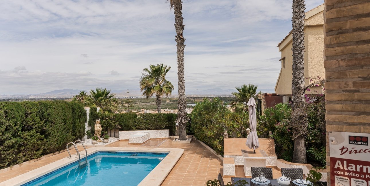 Reventa - Villa -
Gran Alacant - Monte y Mar