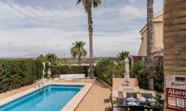 Reventa - Villa -
Gran Alacant - Monte y Mar