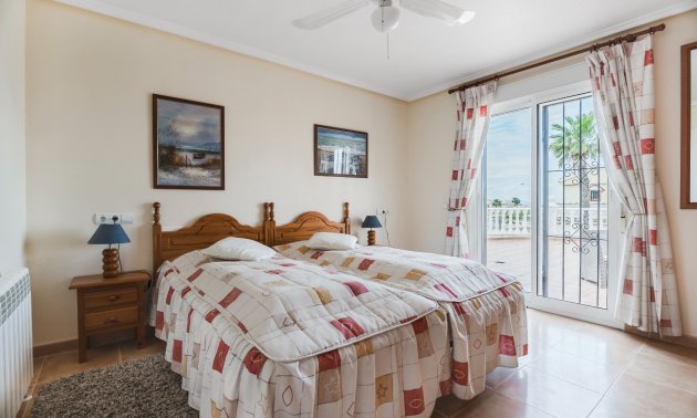 Reventa - Villa -
Gran Alacant - Monte y Mar