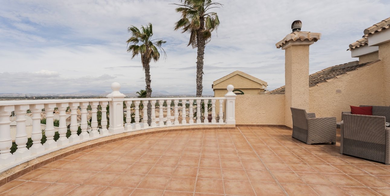 Reventa - Villa -
Gran Alacant - Monte y Mar