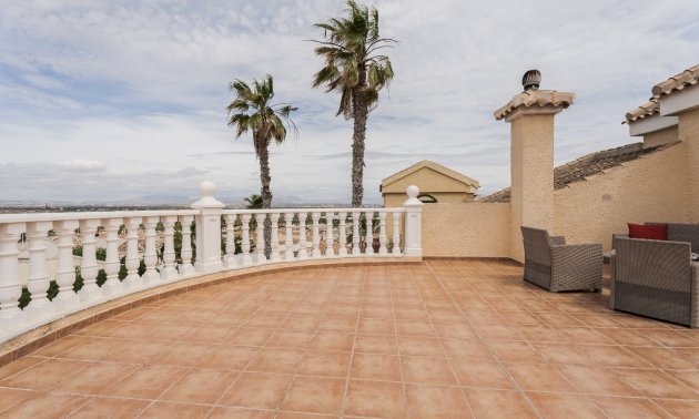 Reventa - Villa -
Gran Alacant - Monte y Mar