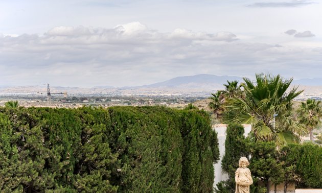 Reventa - Villa -
Gran Alacant - Monte y Mar