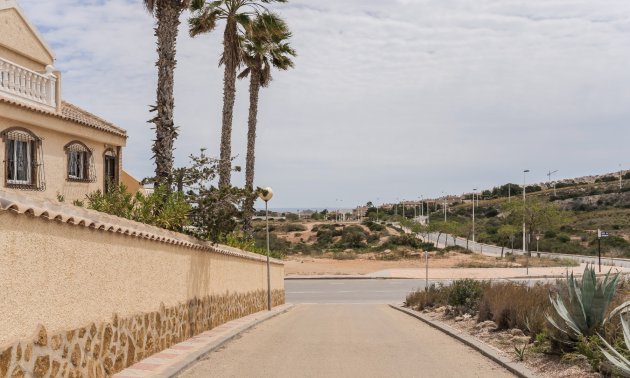 Reventa - Villa -
Gran Alacant - Monte y Mar