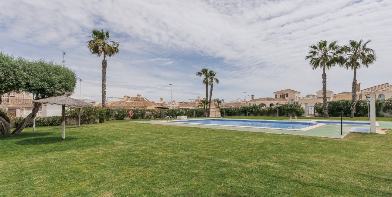 Reventa - Villa -
Gran Alacant - Monte y Mar
