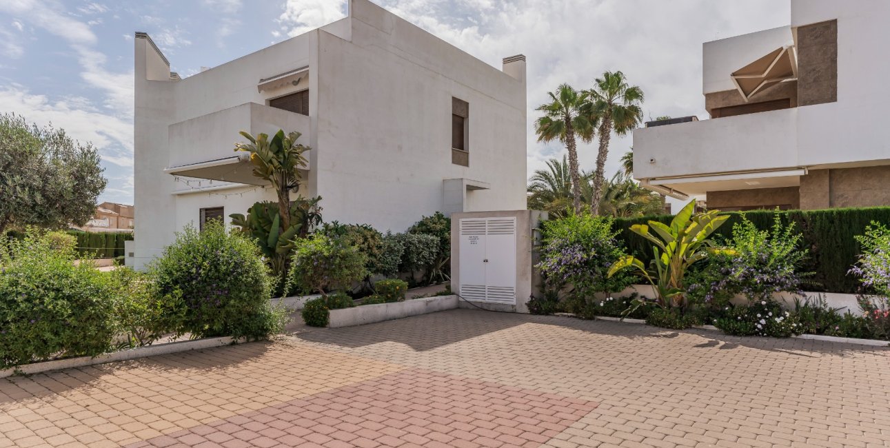 Resale - Apartment / flat -
Orihuela Costa - La Zenia