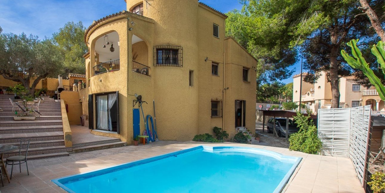 Resale - Villa -
Orihuela Costa - Res. Las Filipinas