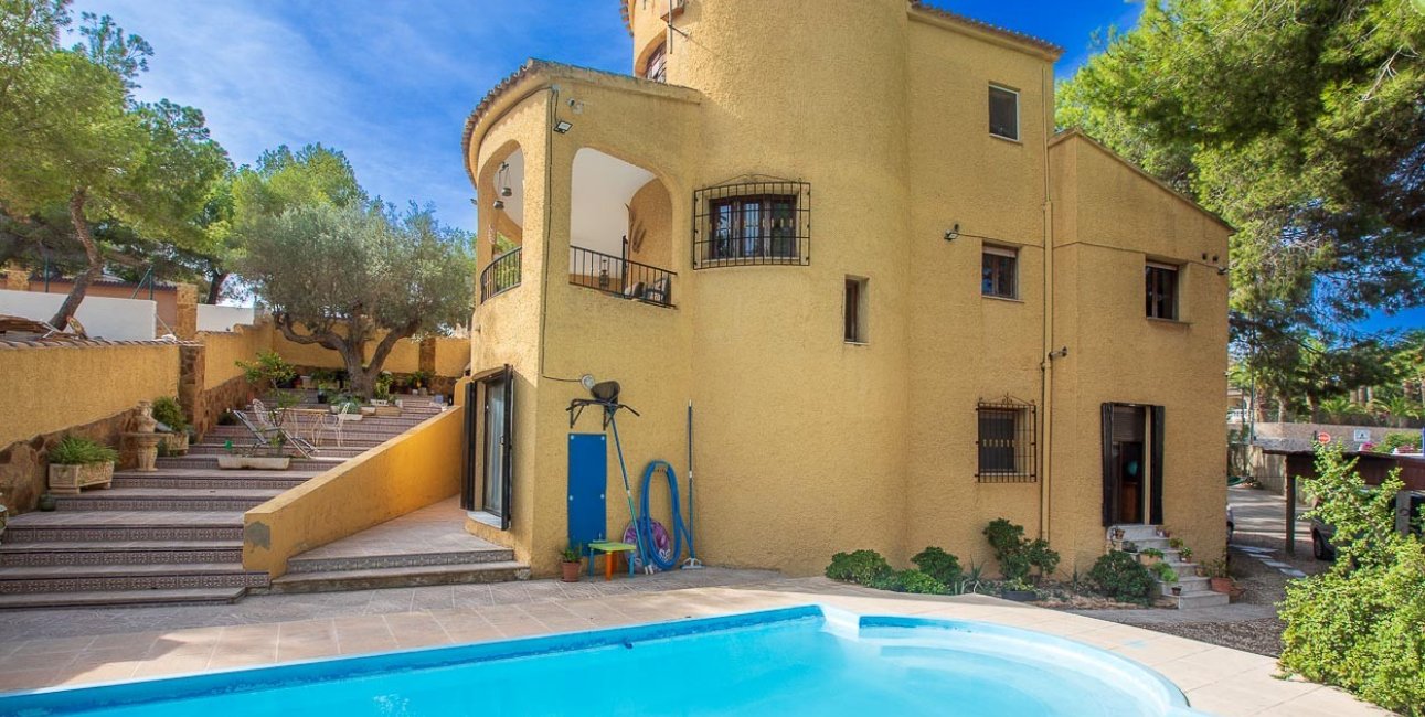 Resale - Villa -
Orihuela Costa - Res. Las Filipinas