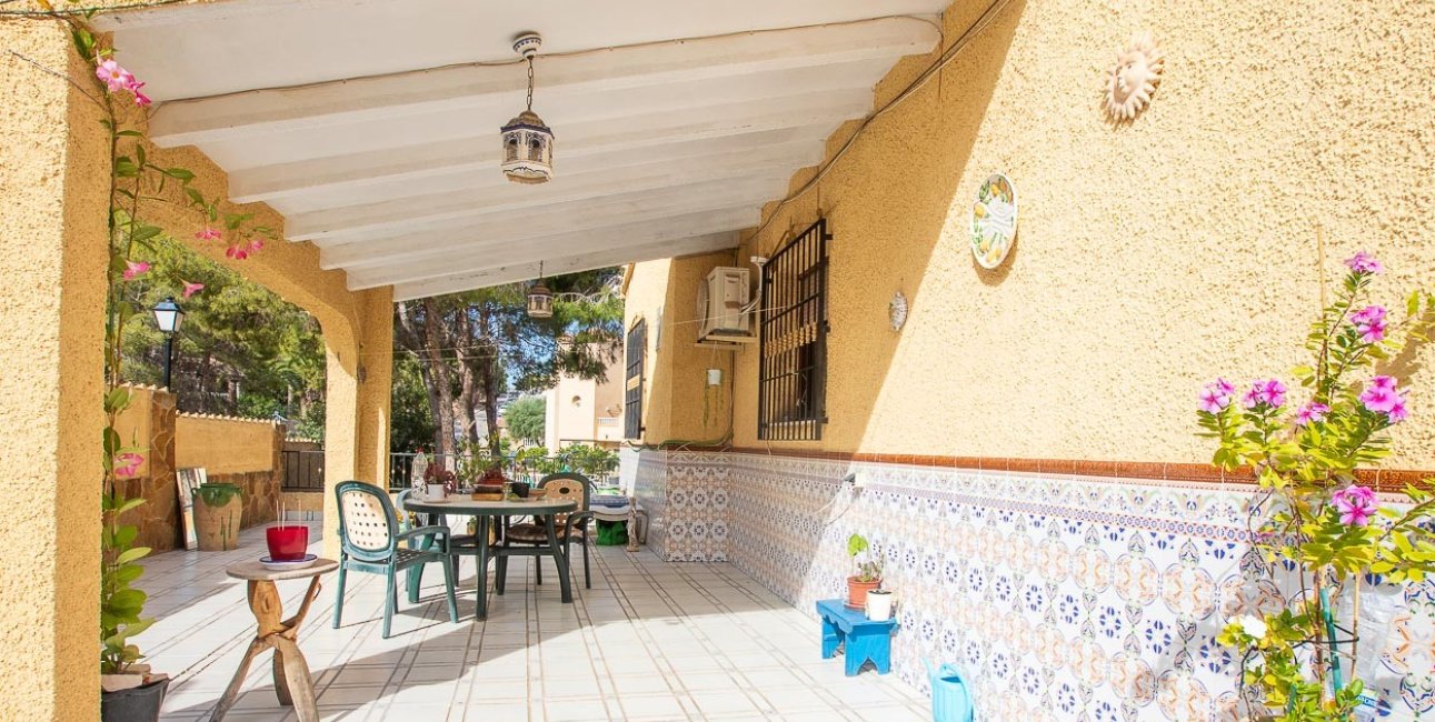 Resale - Villa -
Orihuela Costa - Res. Las Filipinas