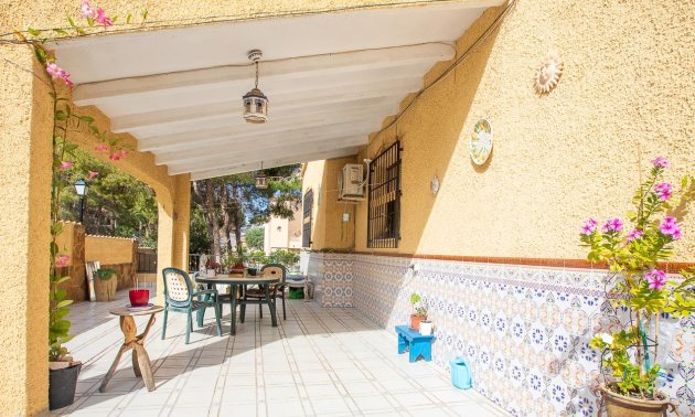 Resale - Villa -
Orihuela Costa - Res. Las Filipinas