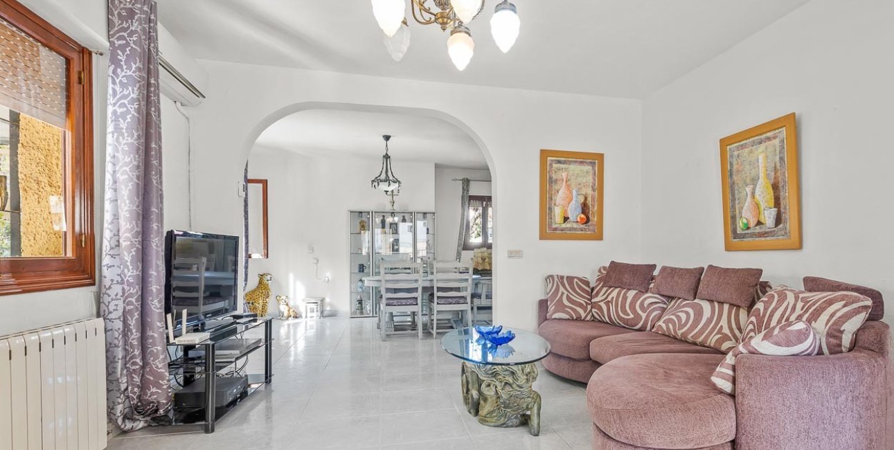 Resale - Villa -
Orihuela Costa - Res. Las Filipinas