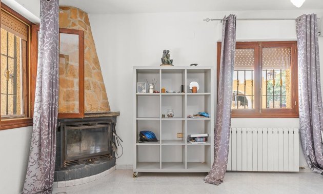 Resale - Villa -
Orihuela Costa - Res. Las Filipinas