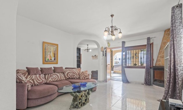 Resale - Villa -
Orihuela Costa - Res. Las Filipinas