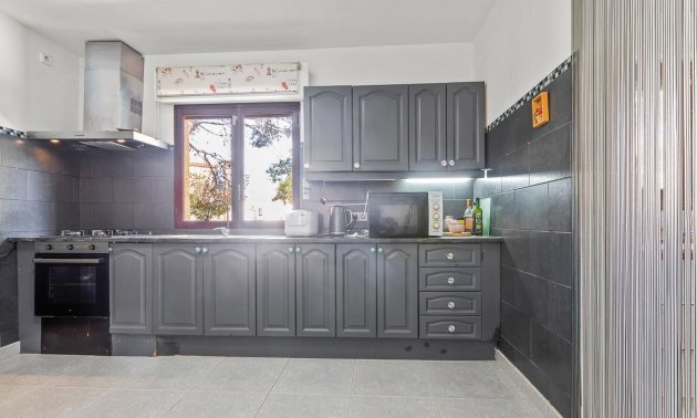 Resale - Villa -
Orihuela Costa - Res. Las Filipinas