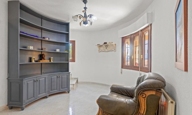 Resale - Villa -
Orihuela Costa - Res. Las Filipinas