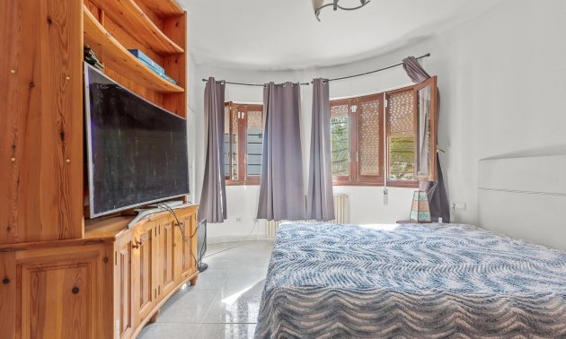 Resale - Villa -
Orihuela Costa - Res. Las Filipinas