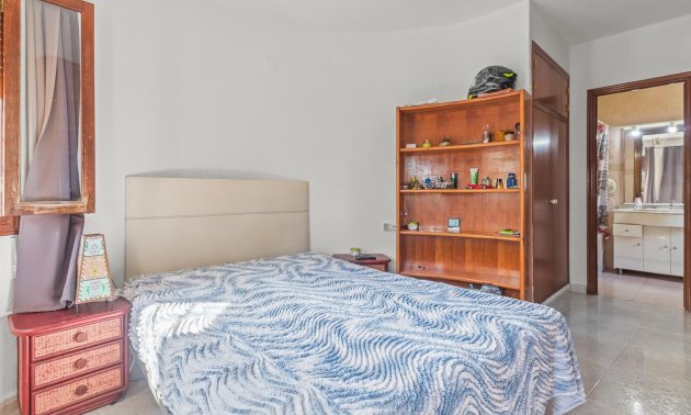 Resale - Villa -
Orihuela Costa - Res. Las Filipinas