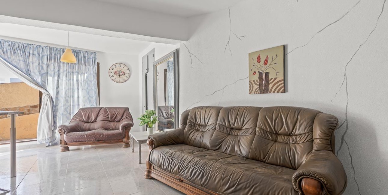 Resale - Villa -
Orihuela Costa - Res. Las Filipinas