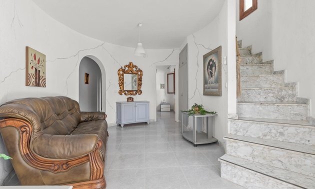 Resale - Villa -
Orihuela Costa - Res. Las Filipinas