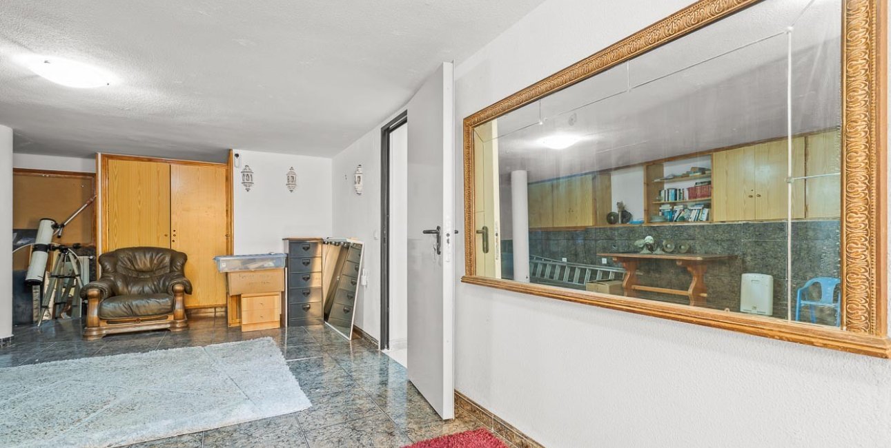 Resale - Villa -
Orihuela Costa - Res. Las Filipinas