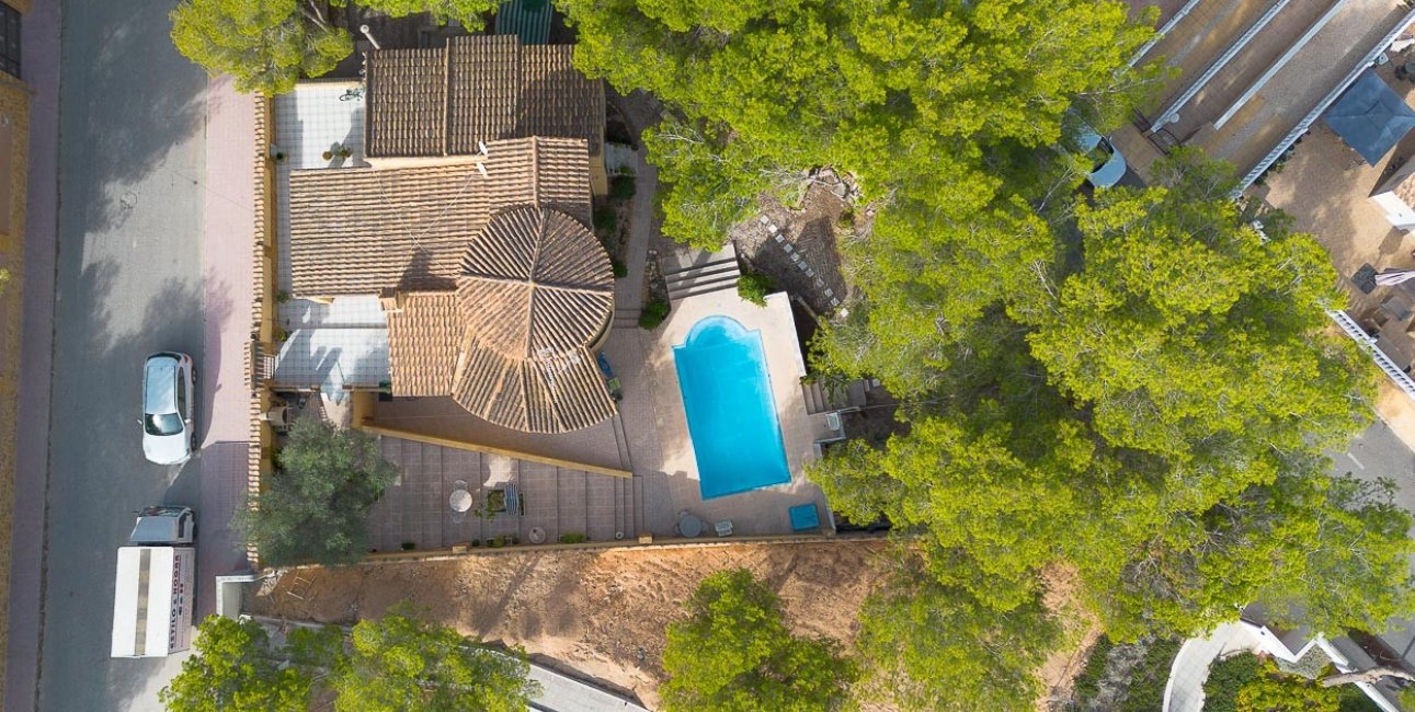 Resale - Villa -
Orihuela Costa - Res. Las Filipinas