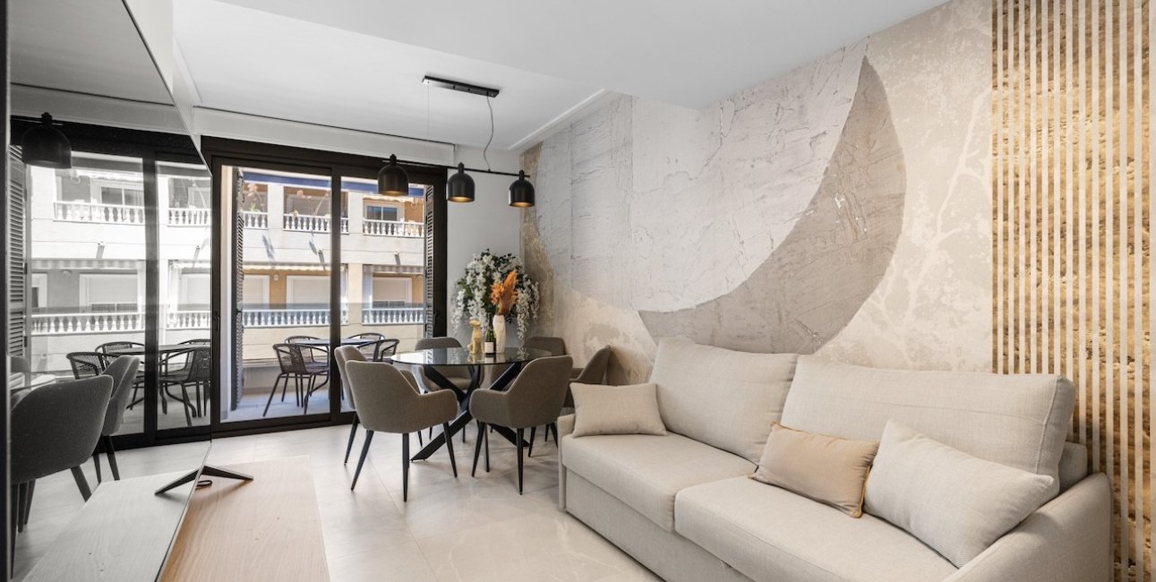 Resale - Apartment / flat -
Torrevieja - Playa del Cura