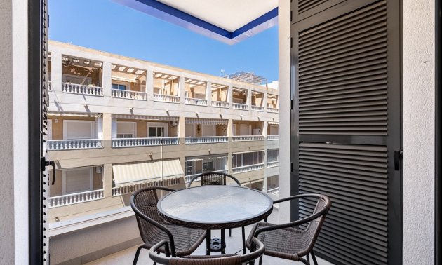 Resale - Apartment / flat -
Torrevieja - Playa del Cura