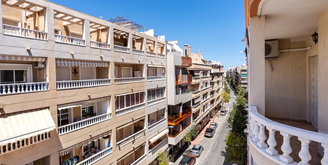 Resale - Apartment / flat -
Torrevieja - Playa del Cura