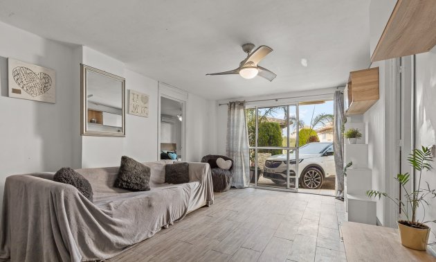 Reventa - Villa -
Orihuela Costa - Playa Flamenca