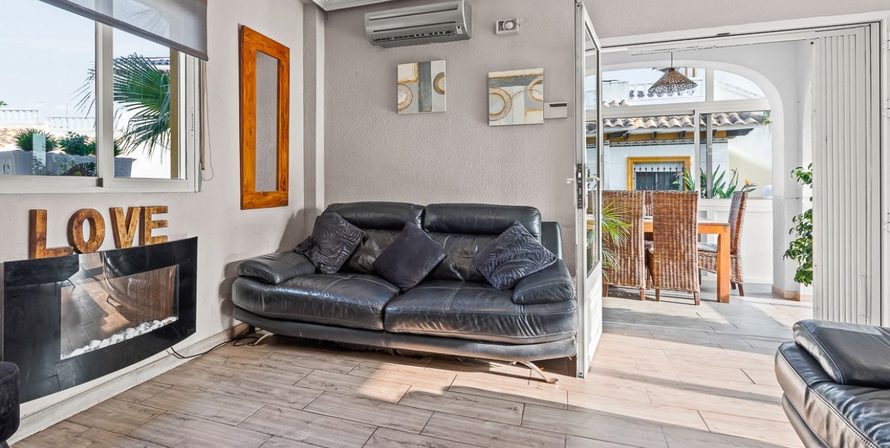 Reventa - Villa -
Orihuela Costa - Playa Flamenca