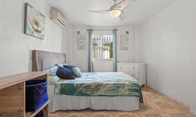 Reventa - Villa -
Orihuela Costa - Playa Flamenca