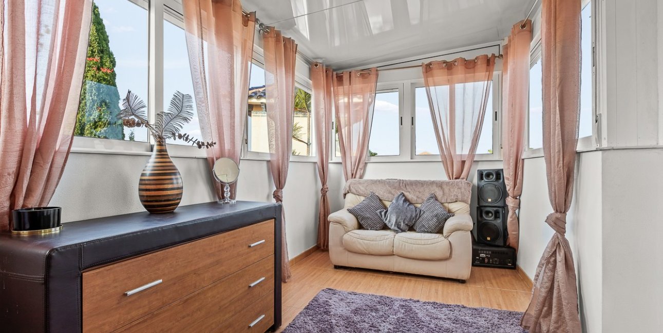 Reventa - Villa -
Orihuela Costa - Playa Flamenca