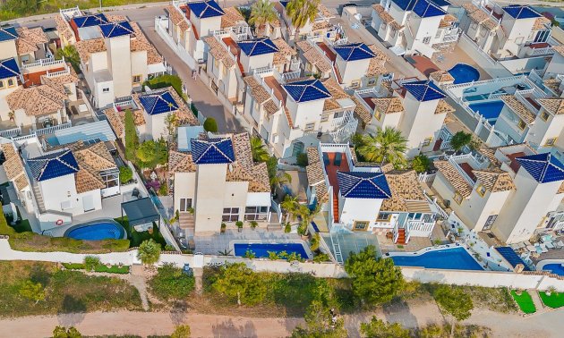 Reventa - Villa -
Orihuela Costa - Playa Flamenca