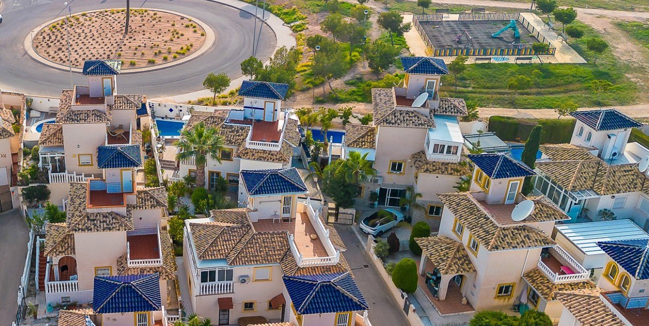 Reventa - Villa -
Orihuela Costa - Playa Flamenca